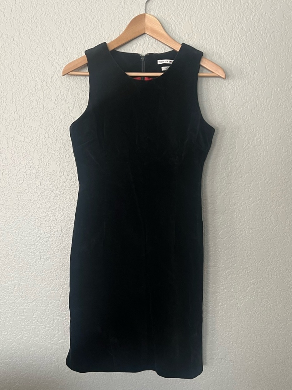 Tommy Hilfiger Black Sleeveless Midi Sheath Dress size 4 - vintage